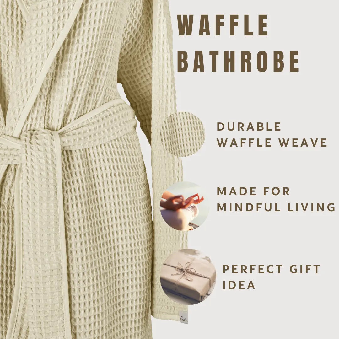 Nachhaltiger Waffelbademantel von Trimita in Creme, fair und umweltfreundlich produziert.