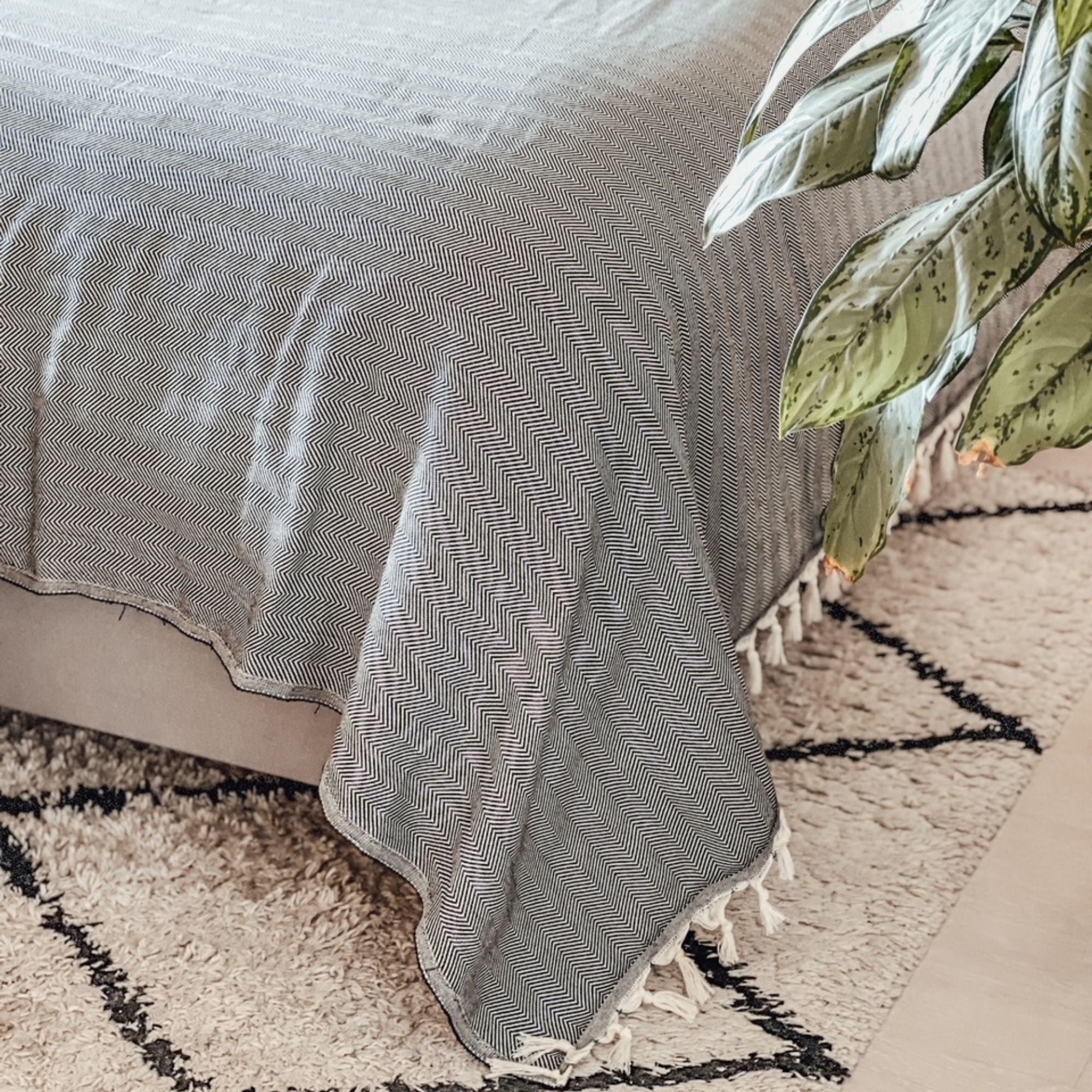 Herringbone Bedspread - Luxury Turkish Cotton (200x240cm)