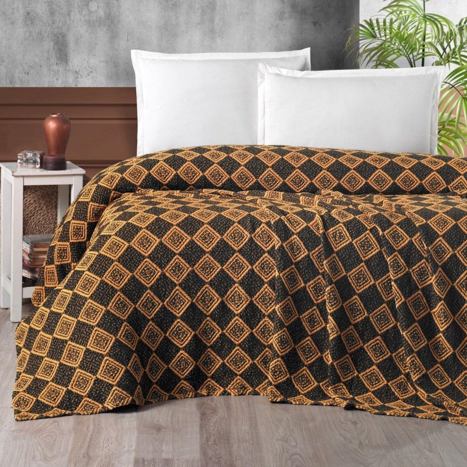 Beautiful and unique bedspreads that exactly match your bedroom style!
