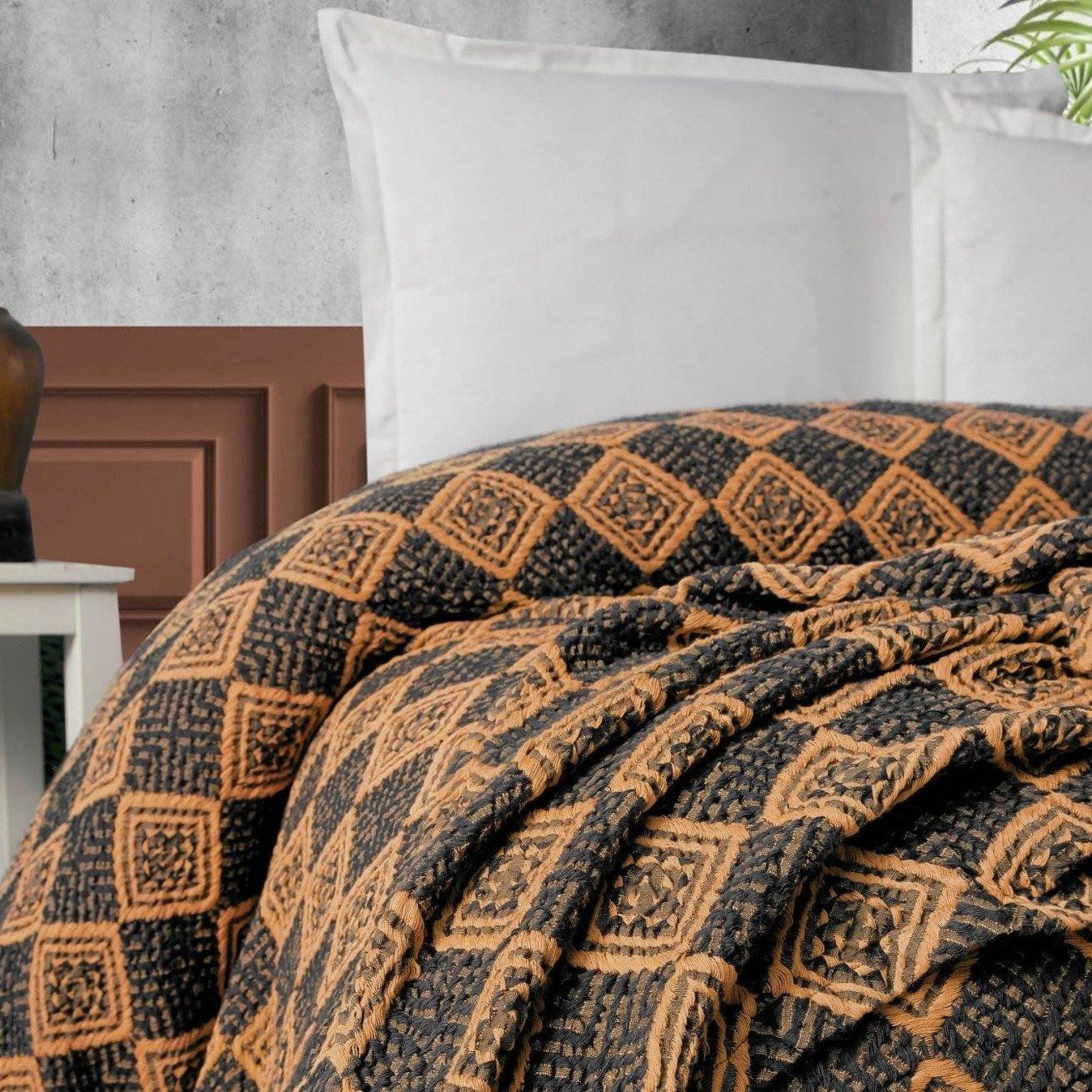 Beautiful and unique bedspreads that exactly match your bedroom style!