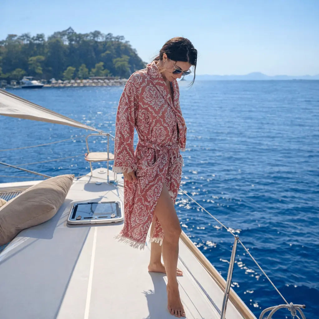 How to Choose the Perfect Bathrobe or Kimono for Ultimate Comfort and Style?