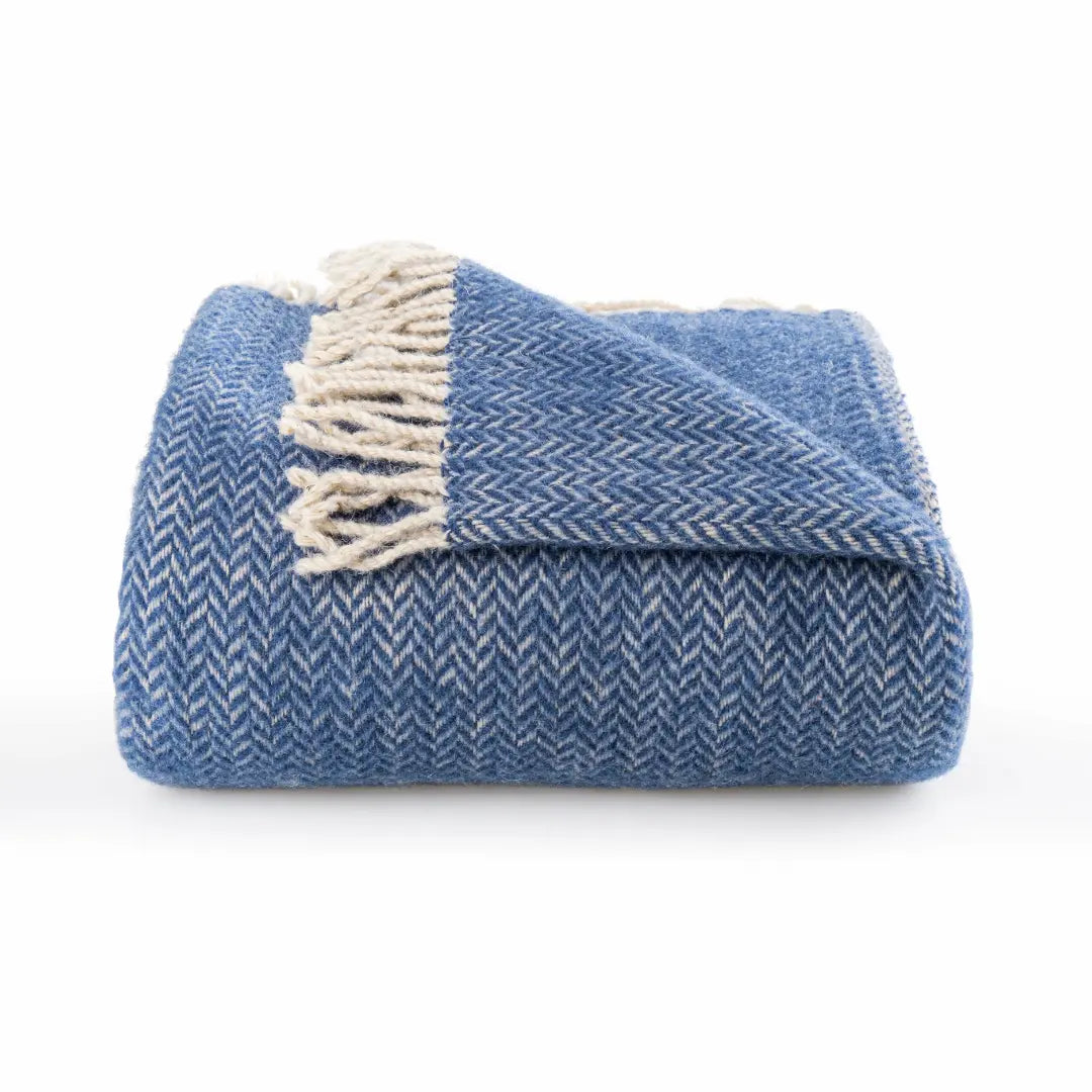 Trimita Ladira wollen plaid navy blue 130x170 cm, geweven in Turkije van pure wol, duurzaam herringbone patroon, geschikt voor bank of bed.