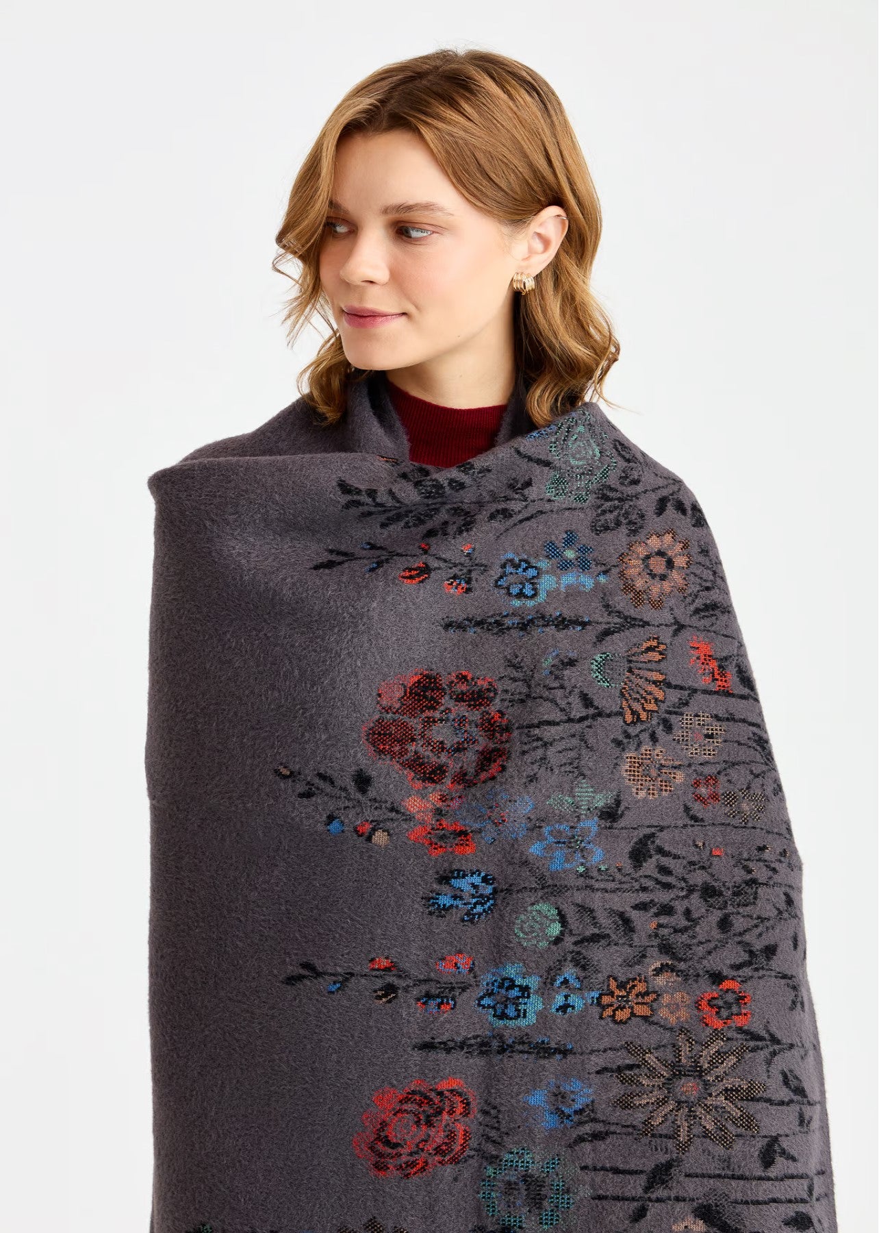 Women's Knitwear Shawl with Wildflower Patterned Edges - 90x180 cm