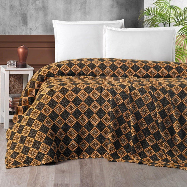 Beautiful and unique bedspreads that exactly match your bedroom style! 